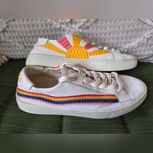 Soludos Womens Good Vibes Rainbow Wave White Sneaker Shoes Size US 8